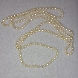 Elegant Cream Pearl Necklace